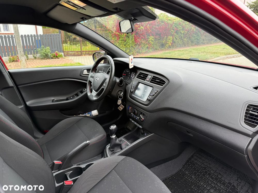 Hyundai i20 - 20