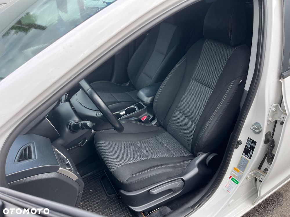 Hyundai i30 1.6 Trend - 14