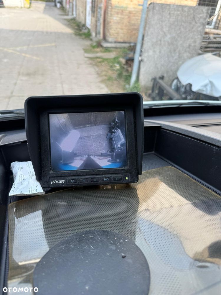 Mercedes-Benz Sprinter - 13