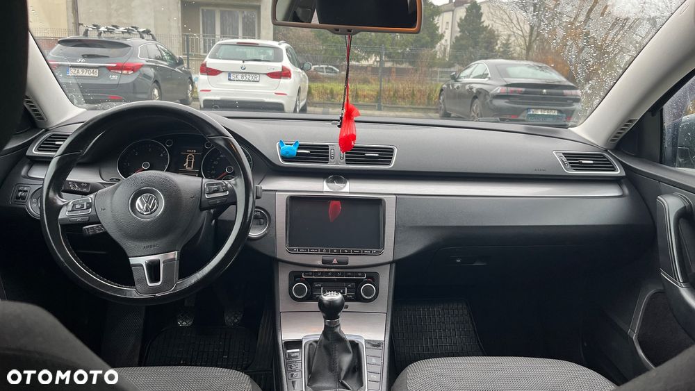 Volkswagen Passat 1.6 TDI Comfortline - 6