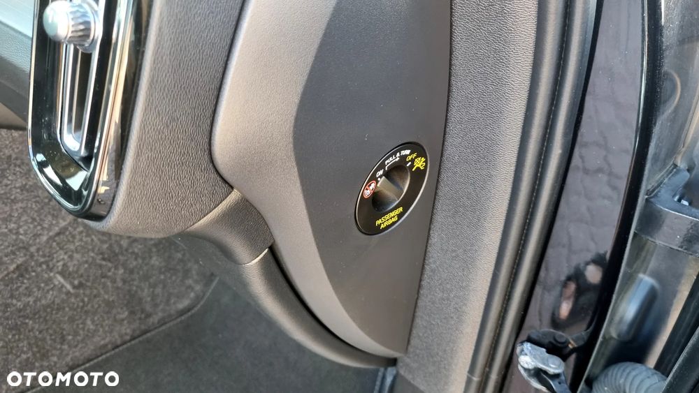Volvo XC 40 D3 - 19