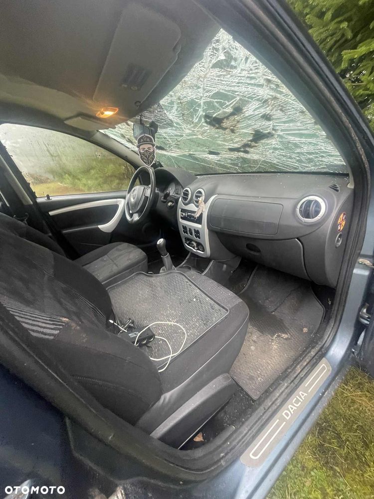 Dacia Sandero - 4