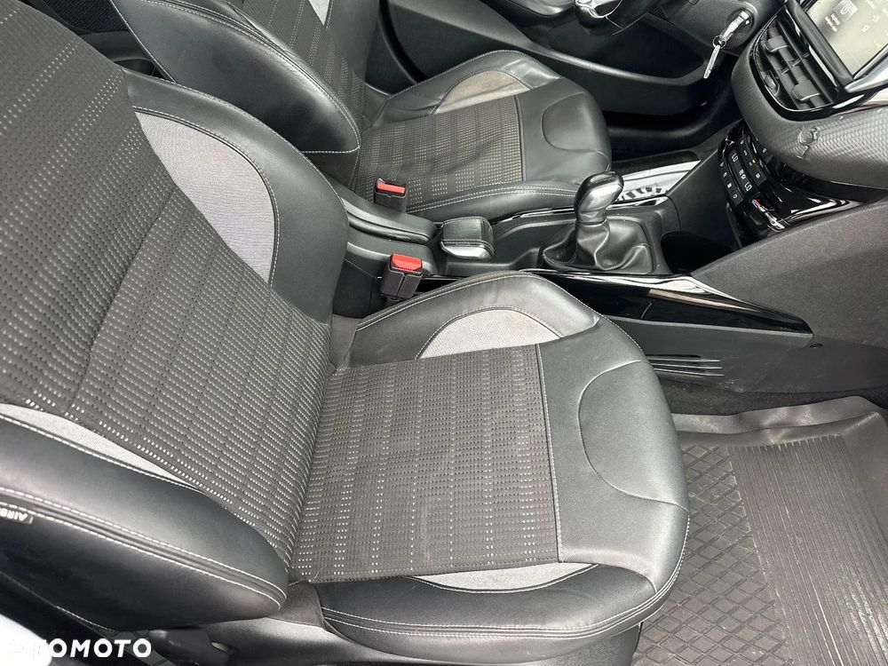 Peugeot 2008 1.6 BlueHDi Allure - 23