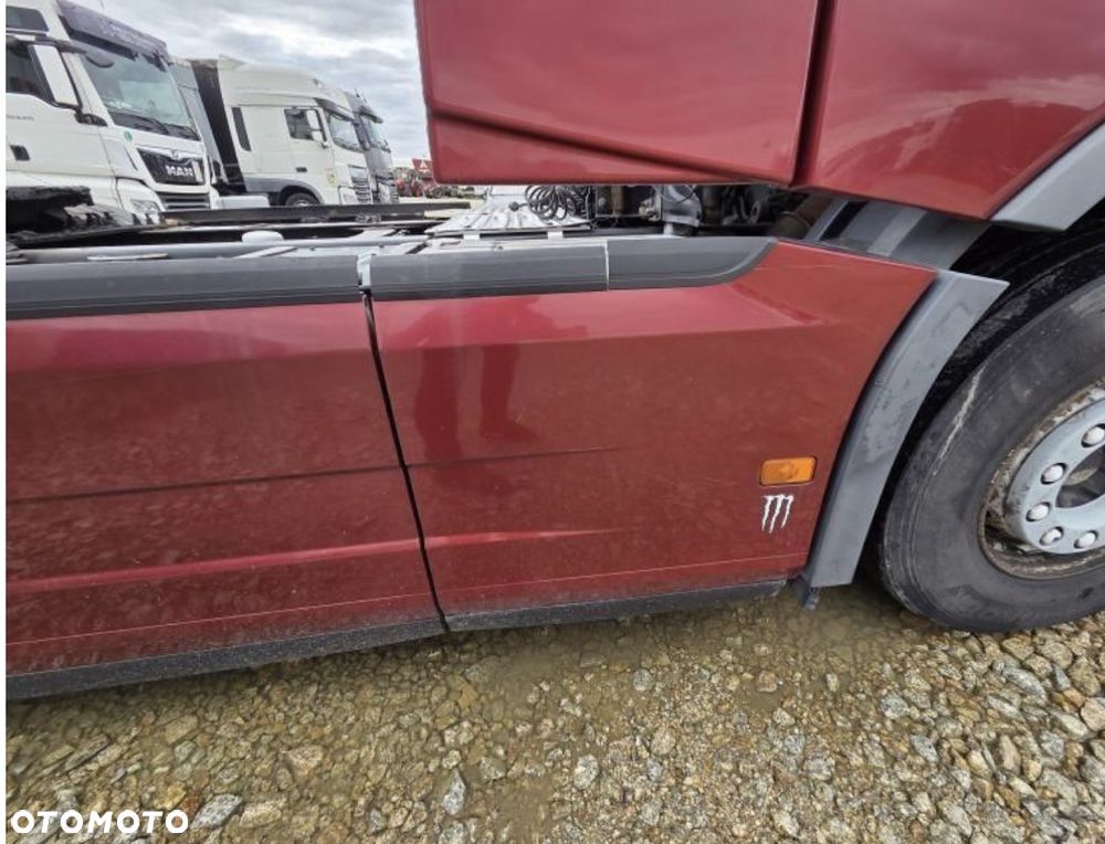 Volvo FH 500 XXL TELEWIZOR / KSENONY / FULL SPOJLERY / LAKIER METALIK / DŁUGA RAMA AKUMULATORY Z TYŁU / LAMPY LED / NAJWIĘKSZA KABINA XXL z TV / 2017 ROK !! - 14