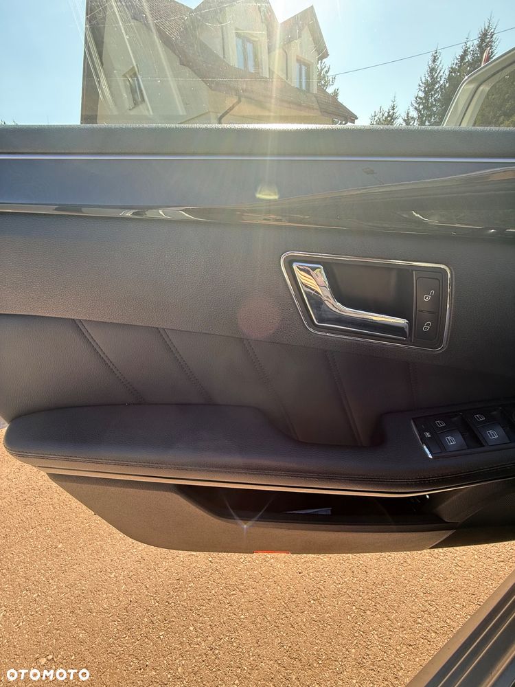 Mercedes-Benz Klasa E 350 CDI DPF 4Matic BlueEFFICIENCY 7G-TRONIC Avantgarde - 19