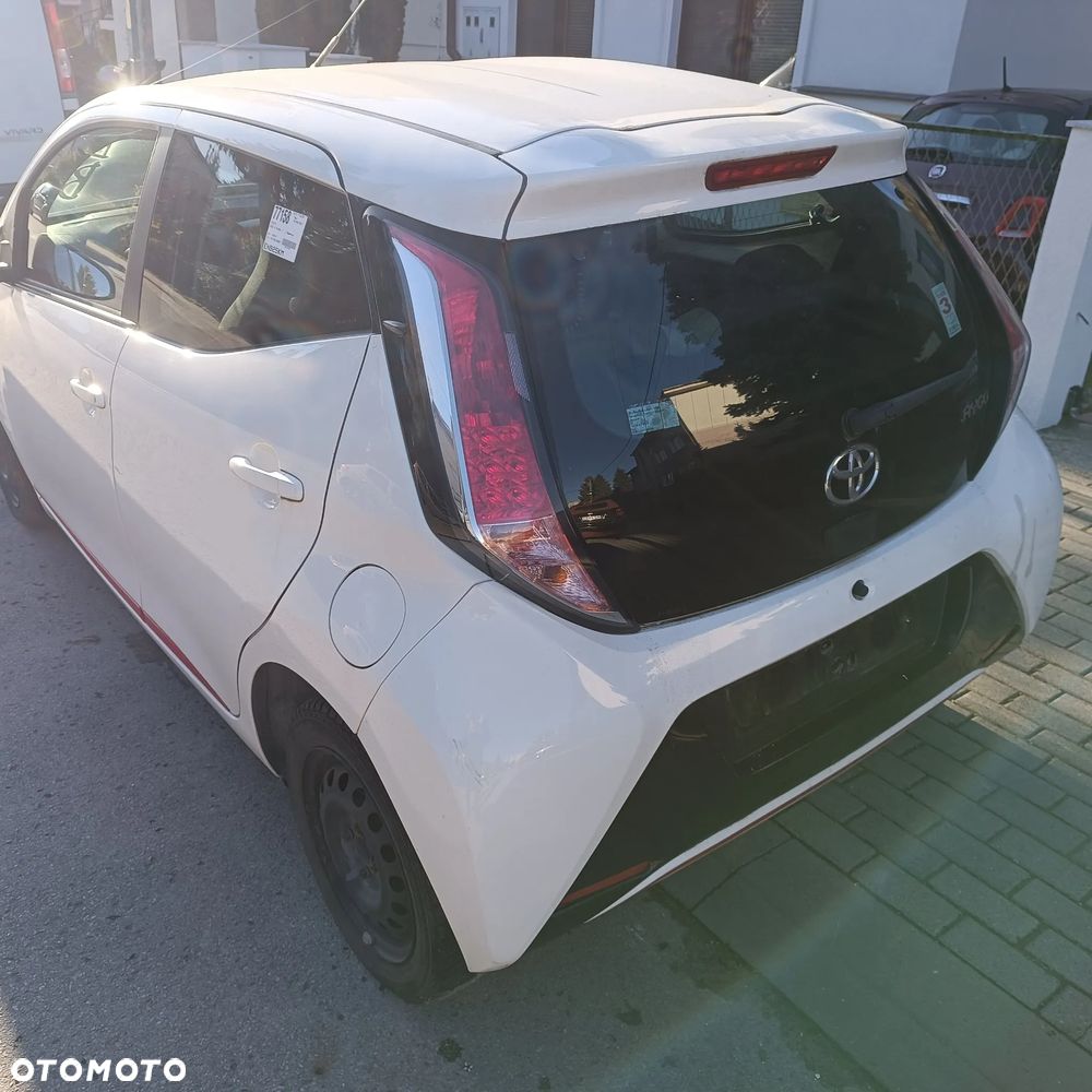Toyota Aygo x-play Edition S+ - 7