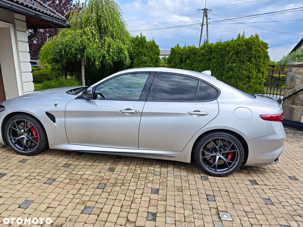 Alfa Romeo Giulia 2.9 V6 Bi-Turbo AT8 Quadrifoglio - 3