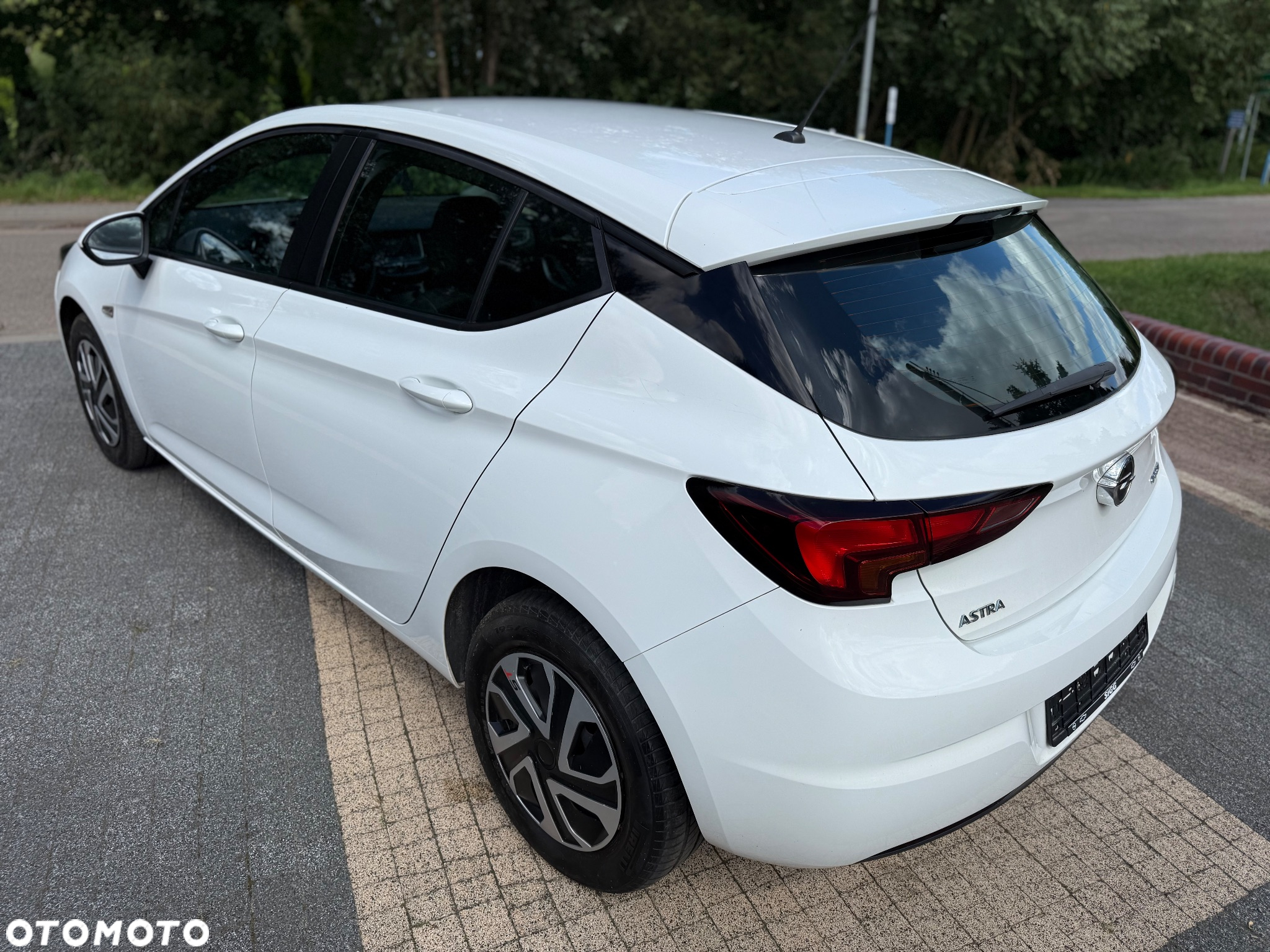 Opel Astra V 1.0 T Essentia S&S - 9
