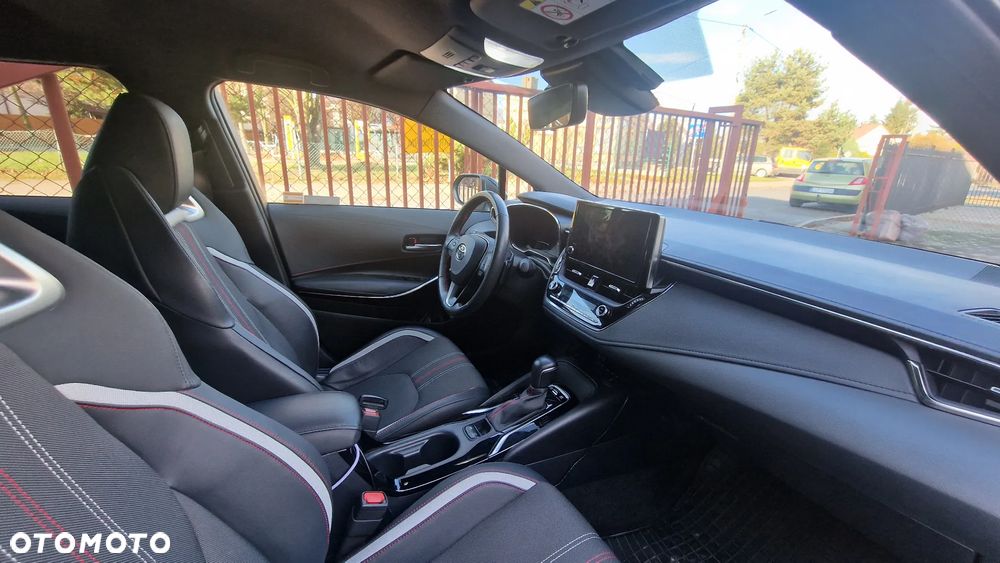 Toyota Corolla 2.0 Hybrid GR Sport - 39