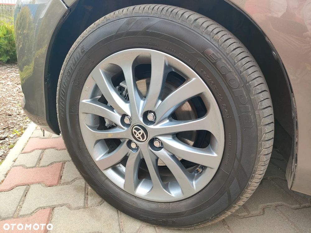 Toyota Yaris 1.0 Premium - 31