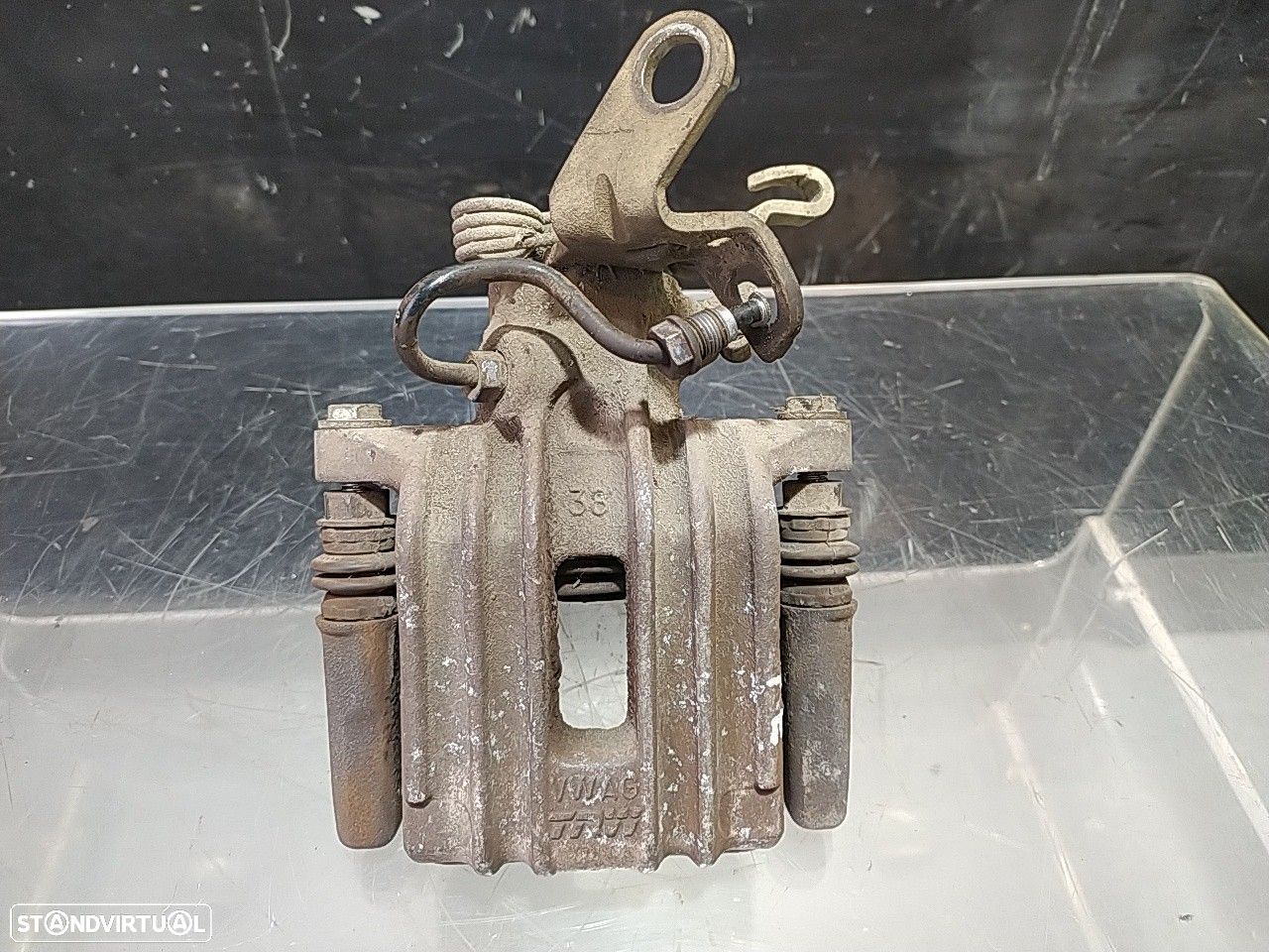 Pinça Tras Esquerda Volkswagen Golf V (1K1) - 1