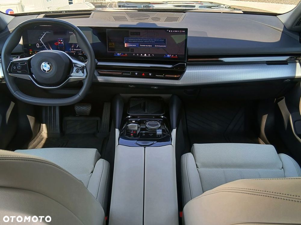 BMW Seria 5 520d xDrive mHEV - 15