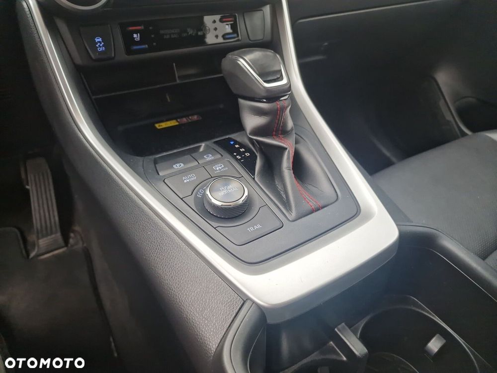 Toyota RAV4 - 16