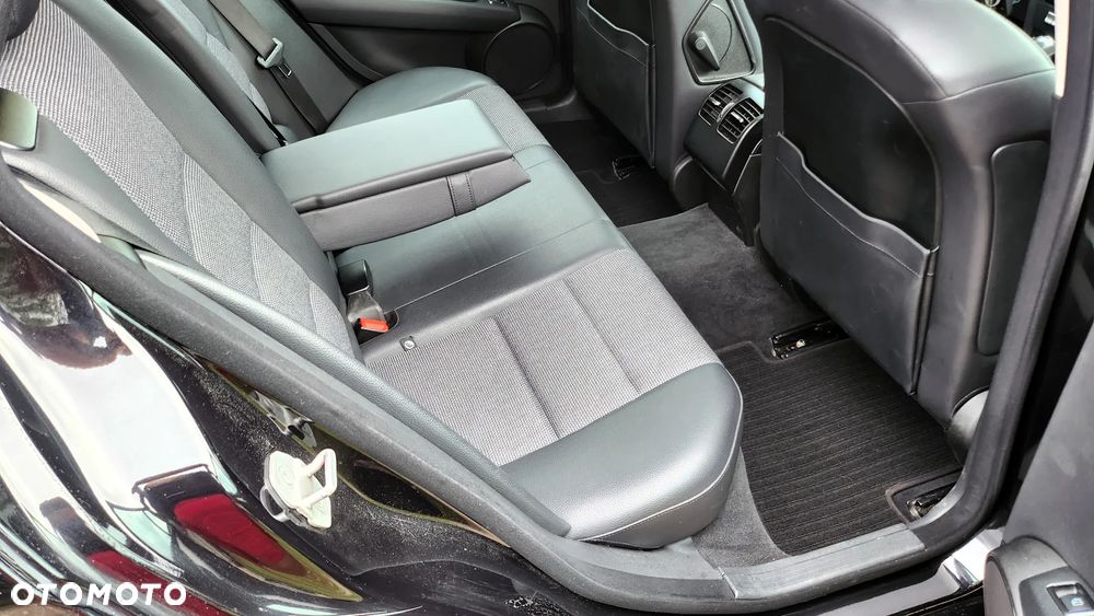 Mercedes-Benz Klasa C 180 (BlueEFFICIENCY) 7G-TRONIC Avantgarde - 8