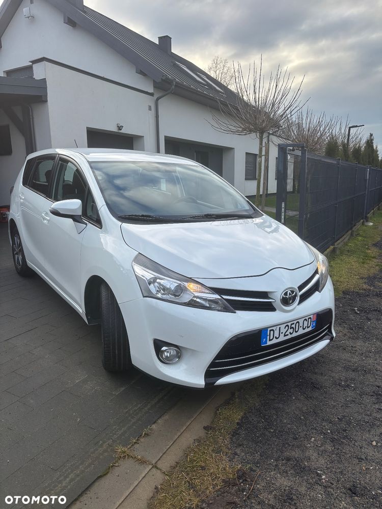 Toyota Verso 1.6 D-4D 5-Sitzer Start/Stop Executive - 1