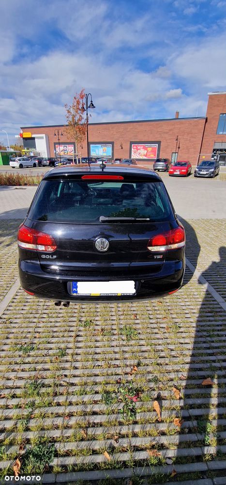 Volkswagen Golf - 6