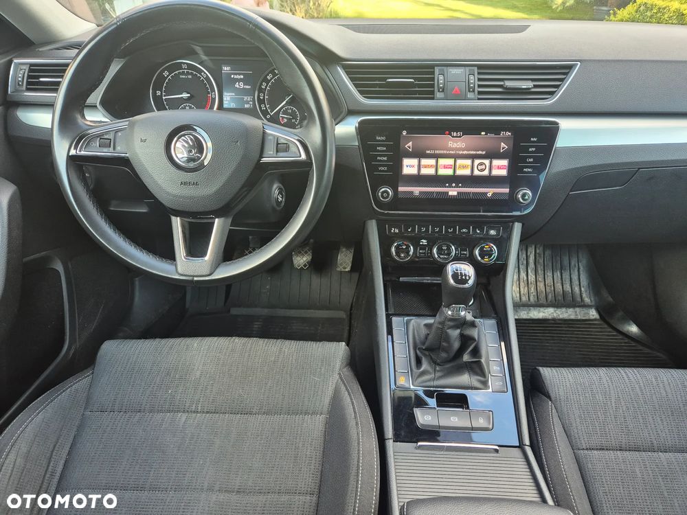 Skoda Superb 2.0 TDI Ambition - 11