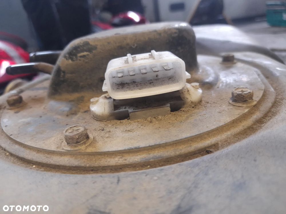 Bak zbiornik paliwa Nissan Navara D22 2.5 d - 10