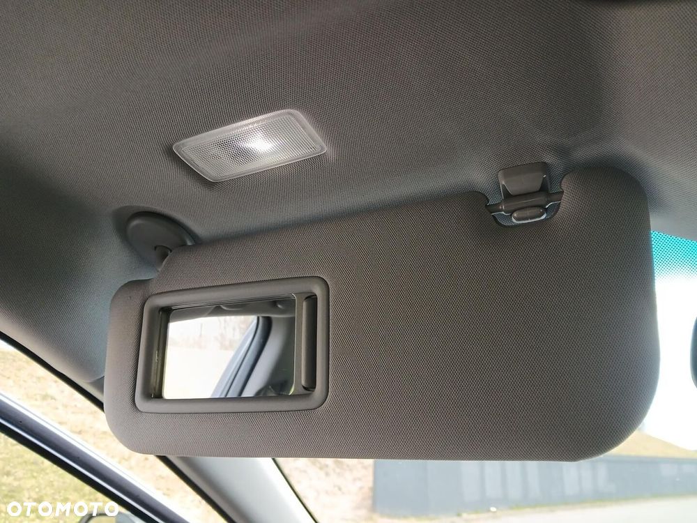 Toyota Camry 2.5 Hybrid Comfort CVT - 37