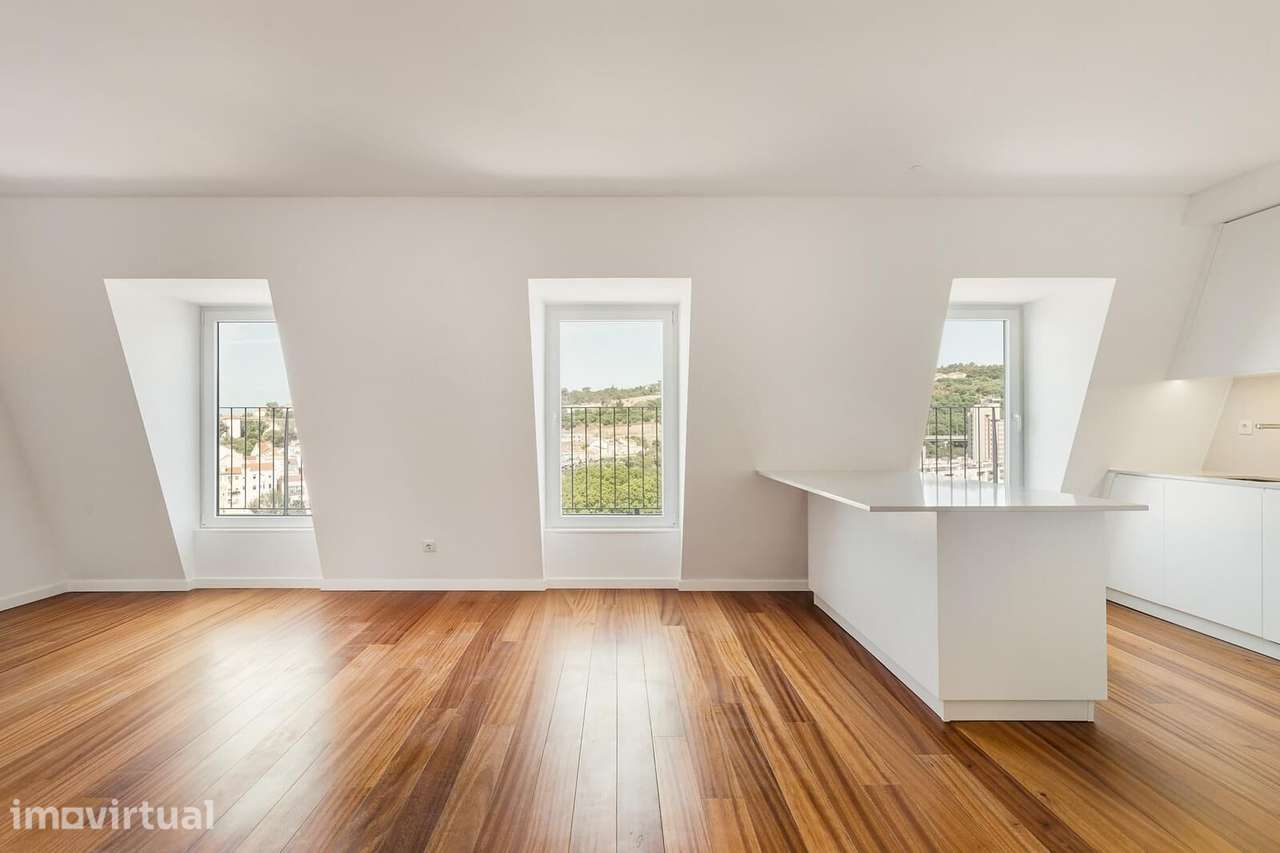Apartamento T3 com estacionamento, Estrela, Lisboa