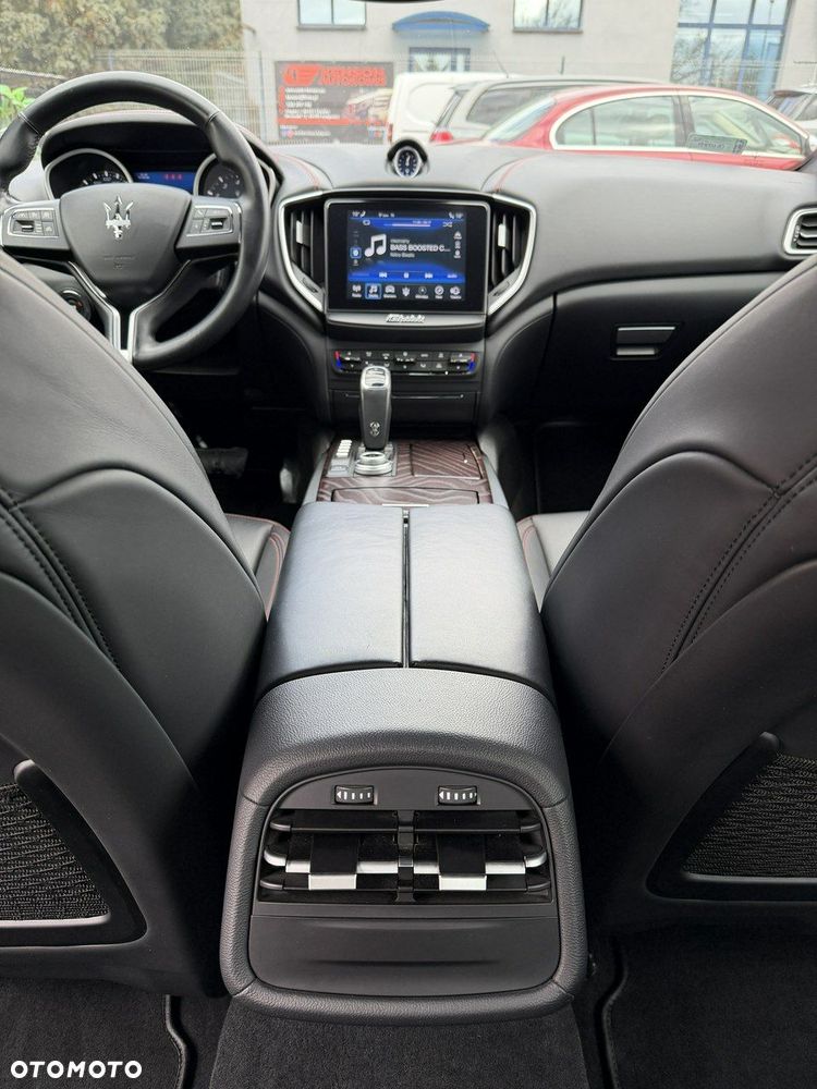 Maserati Ghibli Granlusso - 36