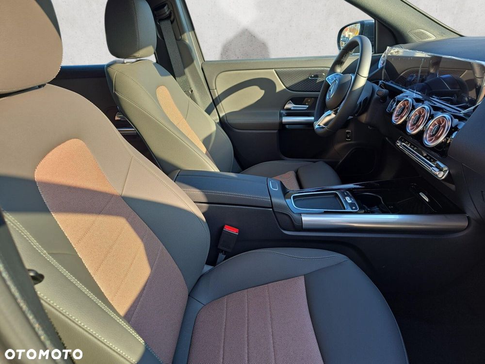 Mercedes-Benz EQA - 15