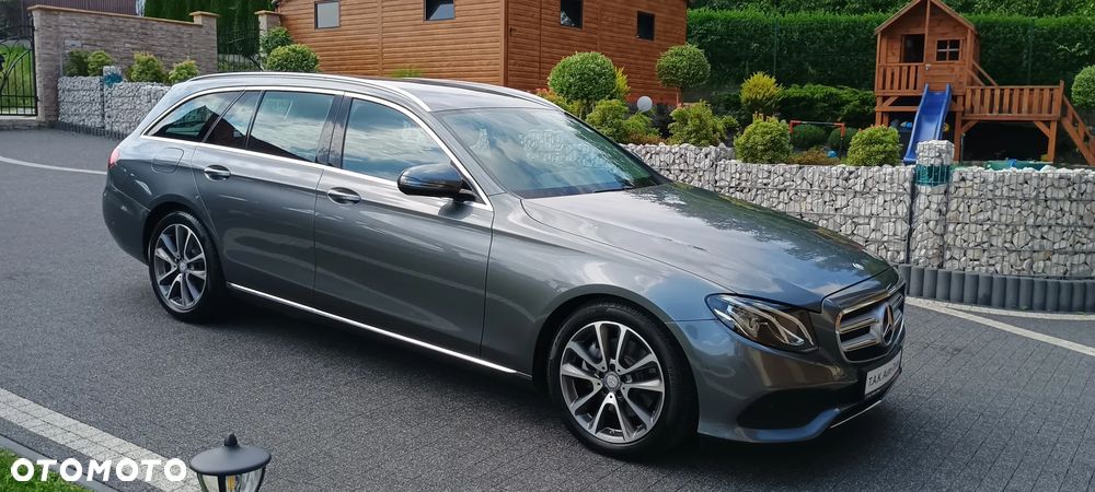 Mercedes-Benz Klasa E 200 CGI BlueEFFICIENCY Automatik Avantgarde - 4