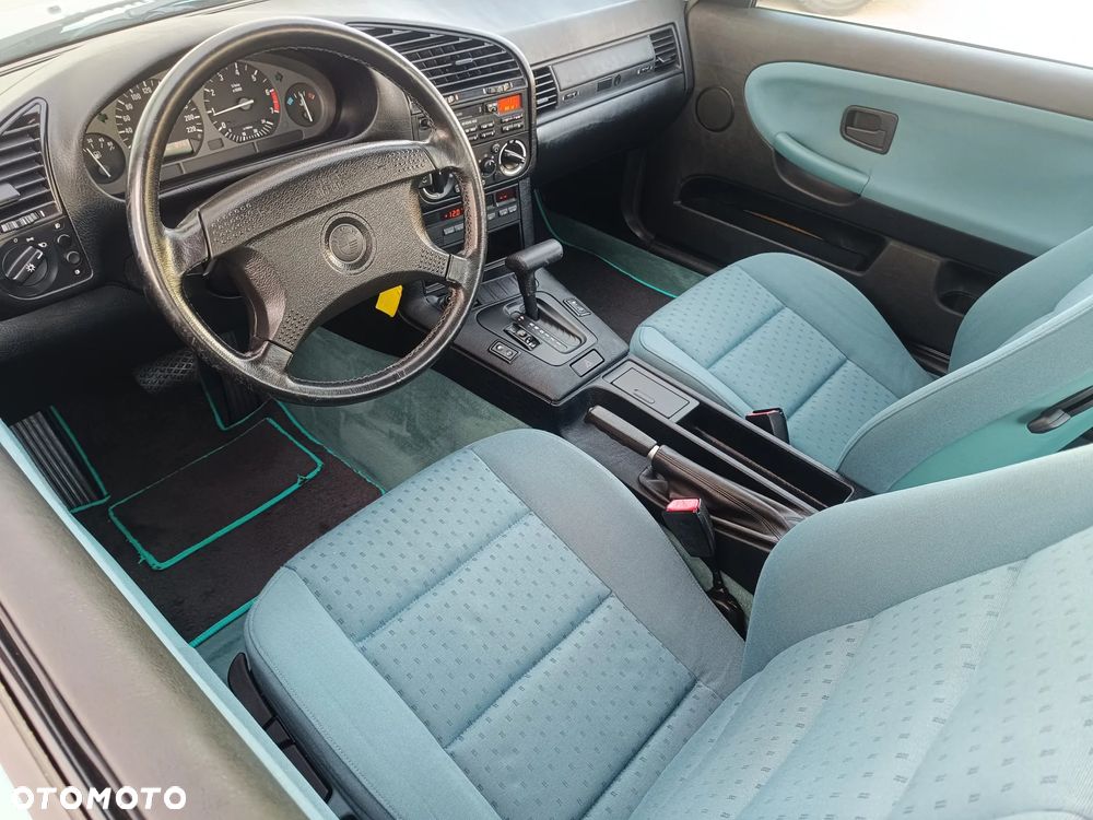 BMW Seria 3 316i - 35