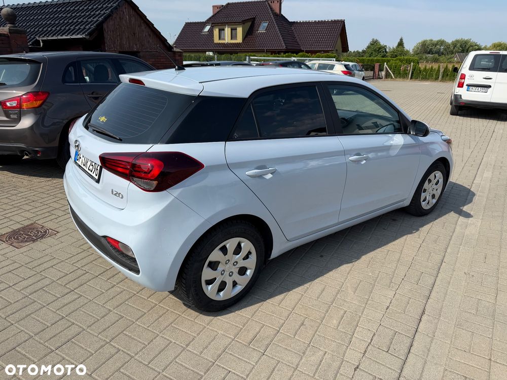 Hyundai i20 blue 1.2 YES - 7