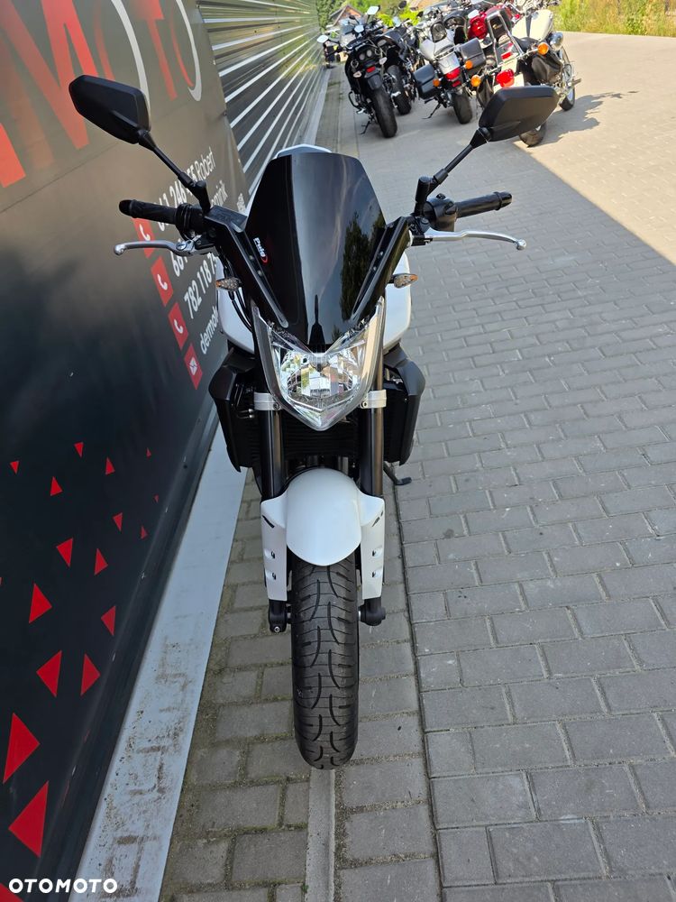 Yamaha FZ - 27