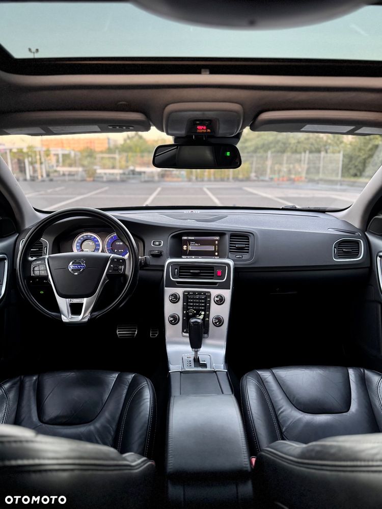 Volvo S60 T6 AWD R-Design - 13