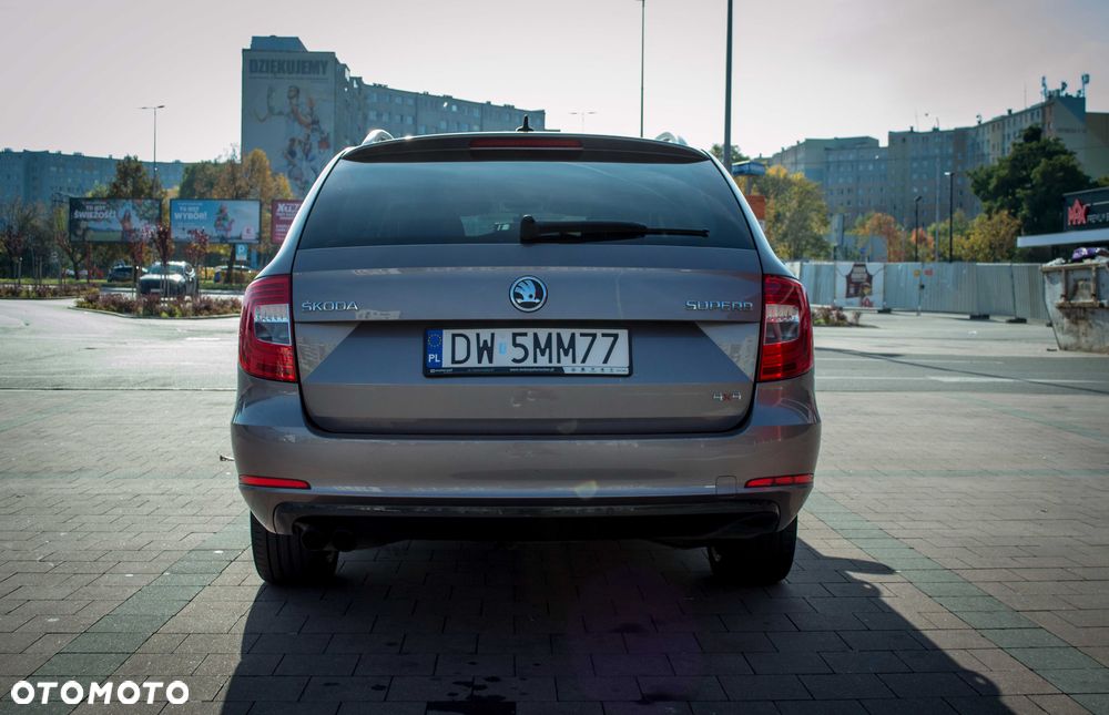 Skoda Superb 2013 photo 5