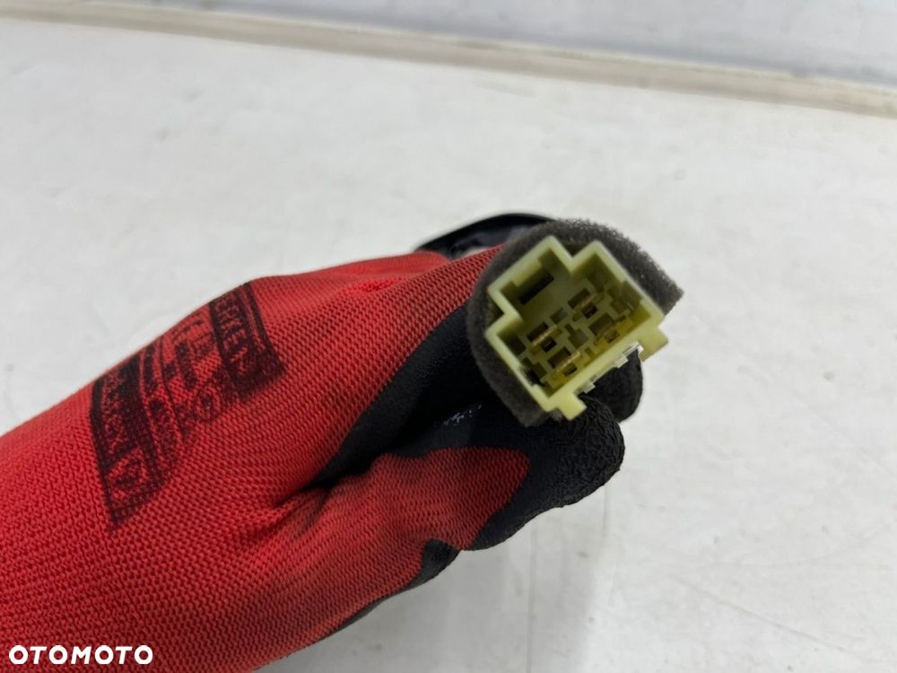 Przełącznik Hyundai Grandeur IV 05-11r. przycisk otwierania klapy bagażnika klapki wlewu paliwa - 3