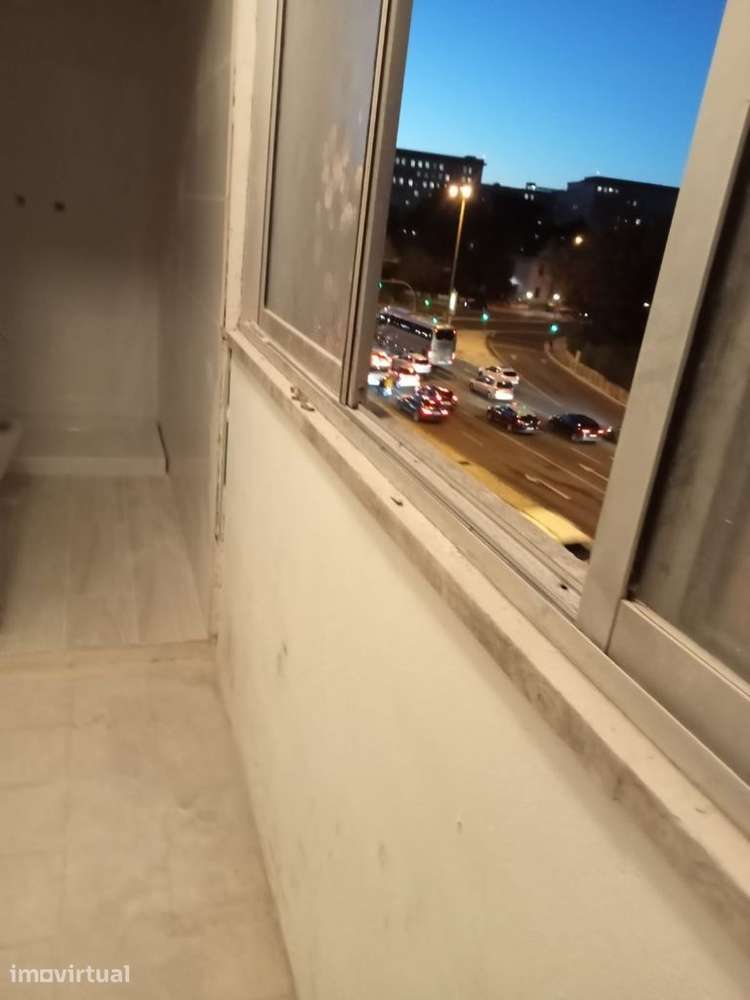T1 zona nobre:QtªGrande-Alfragide 3 minuts carro Colombo e metro - Grande imagem: 4/20