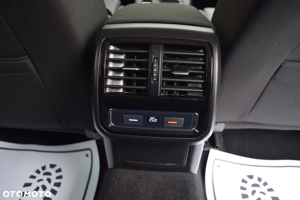 Volkswagen Passat 2.0 TDI Elegance DSG - 36