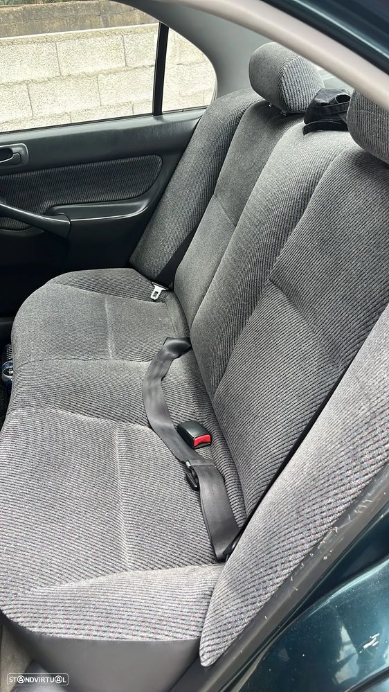 Honda Civic 1.5i LS - 10