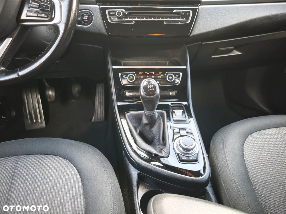 BMW Seria 2 216d Advantage - 17