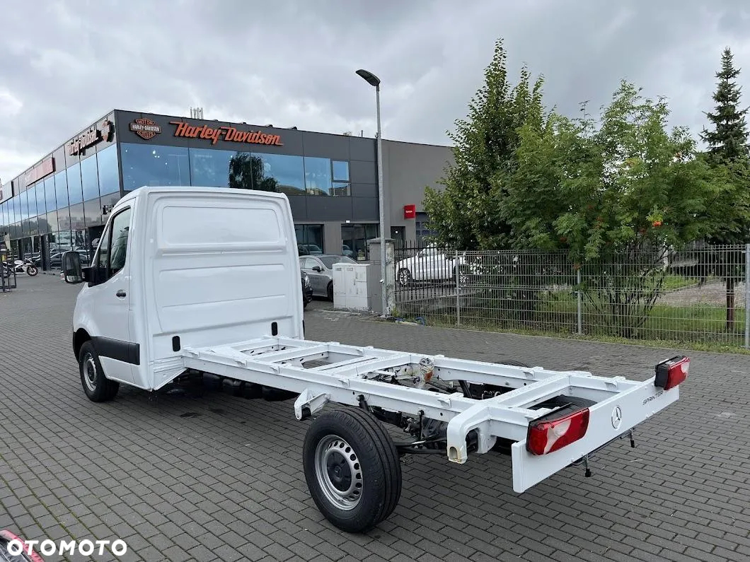 Mercedes-Benz Sprinter - 4