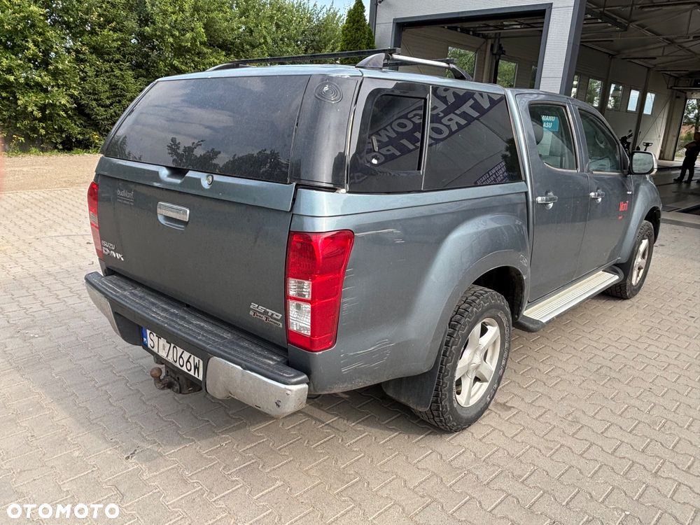 Isuzu D-Max 2.5 DC LSX Dark - 3