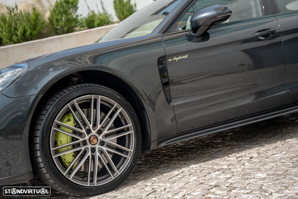 Porsche Panamera Sport Turismo - 4