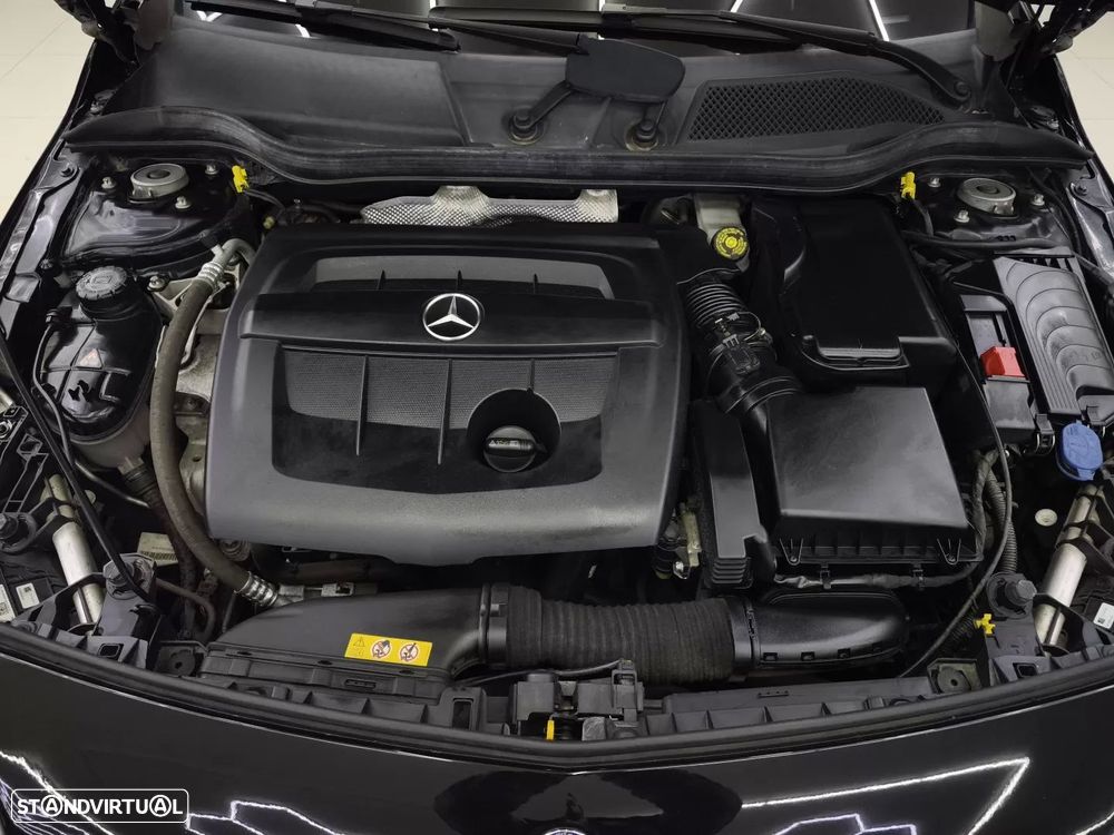 Mercedes-Benz A 180 d AMG Line - 14