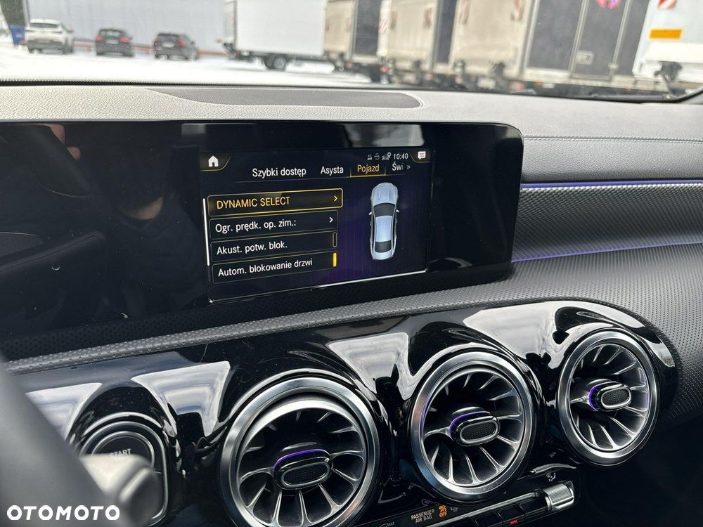 Mercedes-Benz CLA - 22