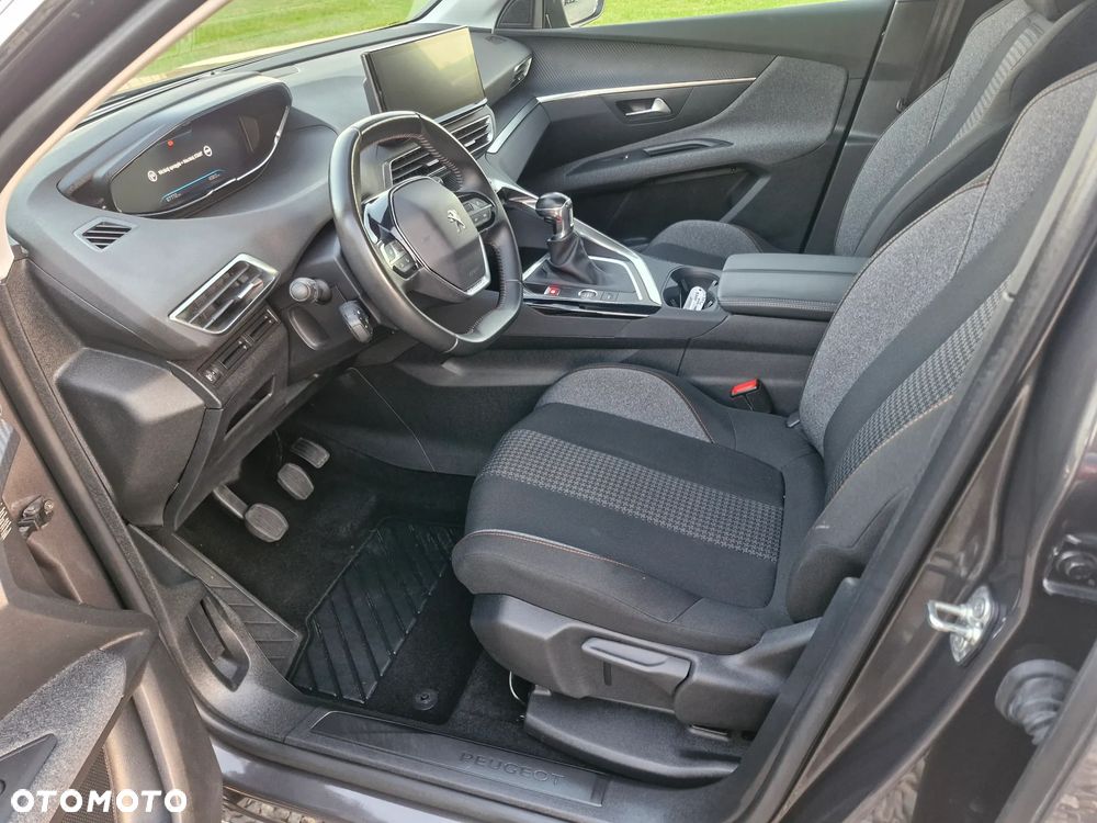 Peugeot 3008 1.2 PureTech Active S&S - 29