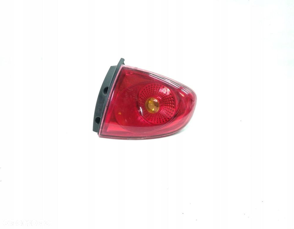 LAMPA PRAWA TYLNA SEAT ALTEA I 1.9 TDI 5P0945095D - 1