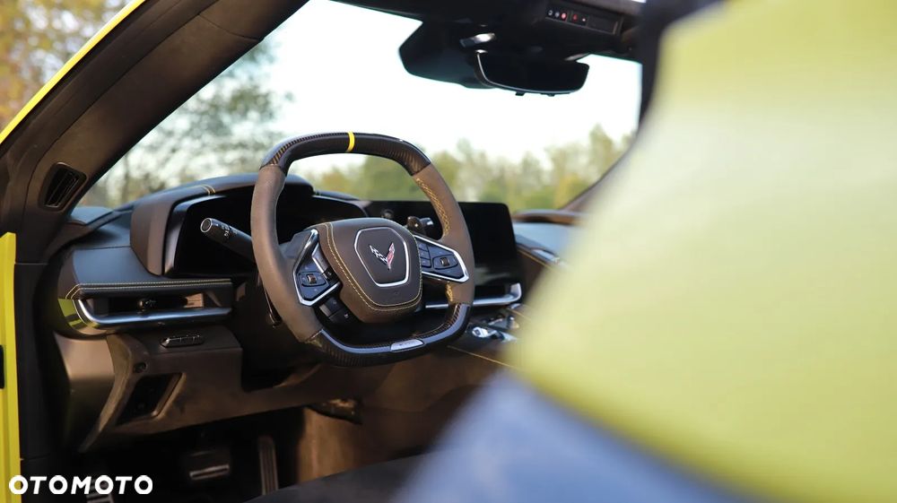 Chevrolet Corvette - 16