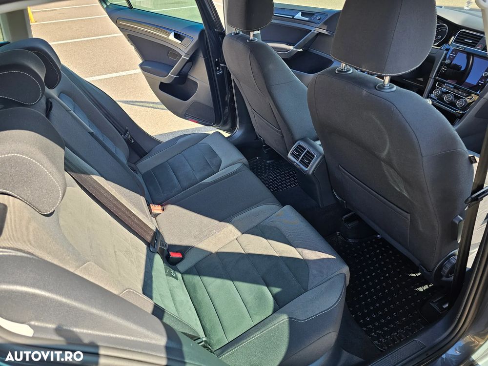 Volkswagen Golf - 27