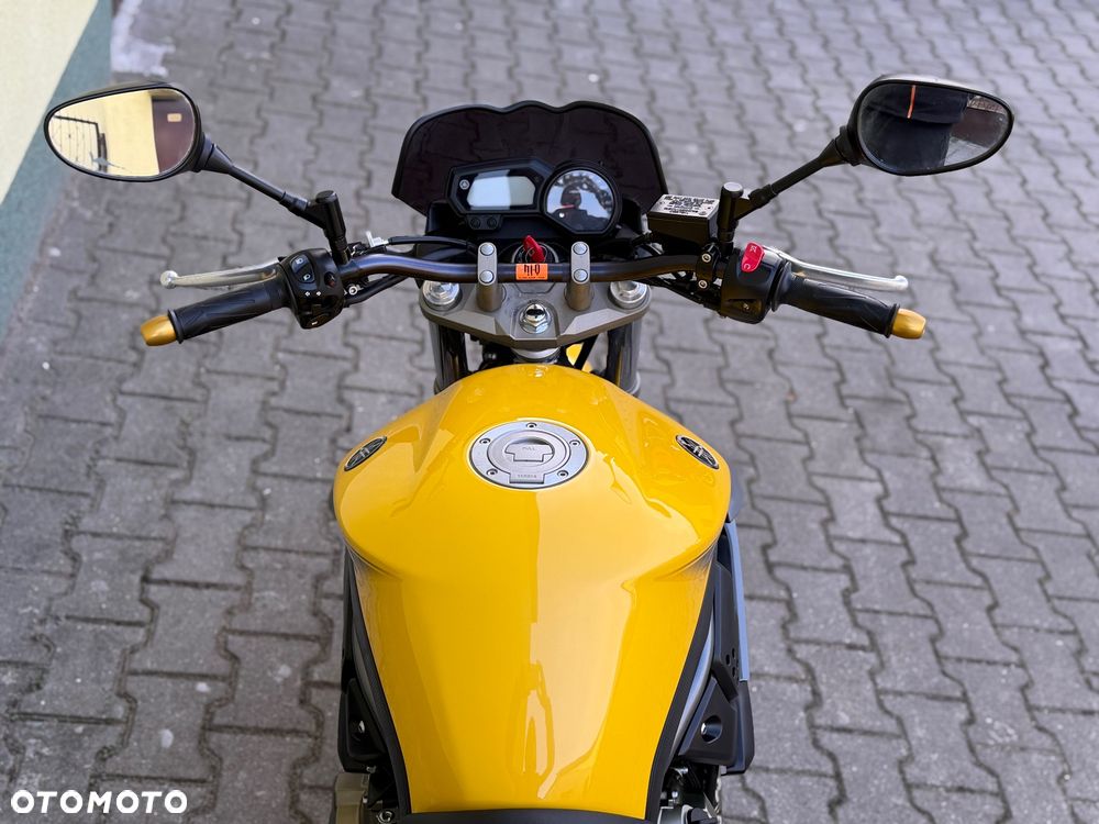 Yamaha XJ - 17