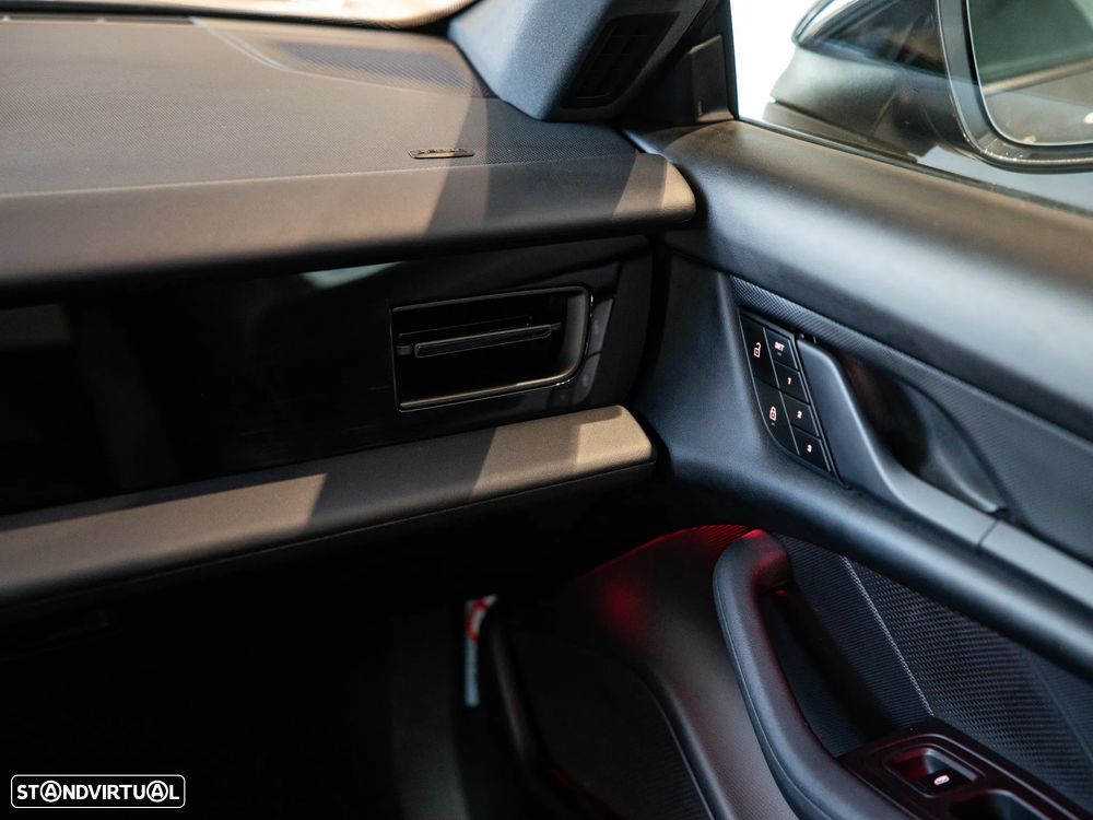 Porsche Taycan Sport Turismo - 36
