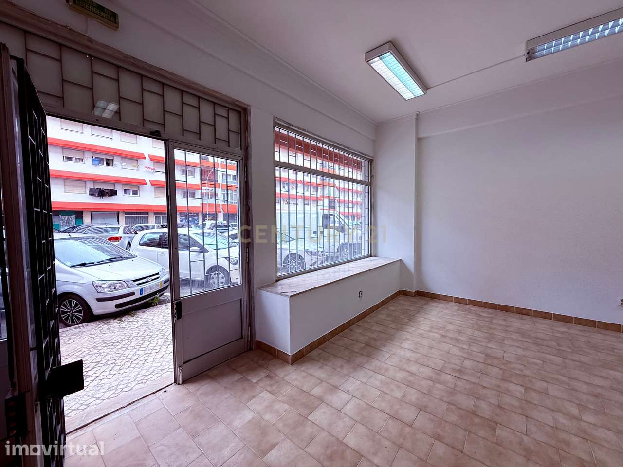 Loja no Casal de São Brás, Amadora - 170m² por 1100€ - Grande imagem: 3/27