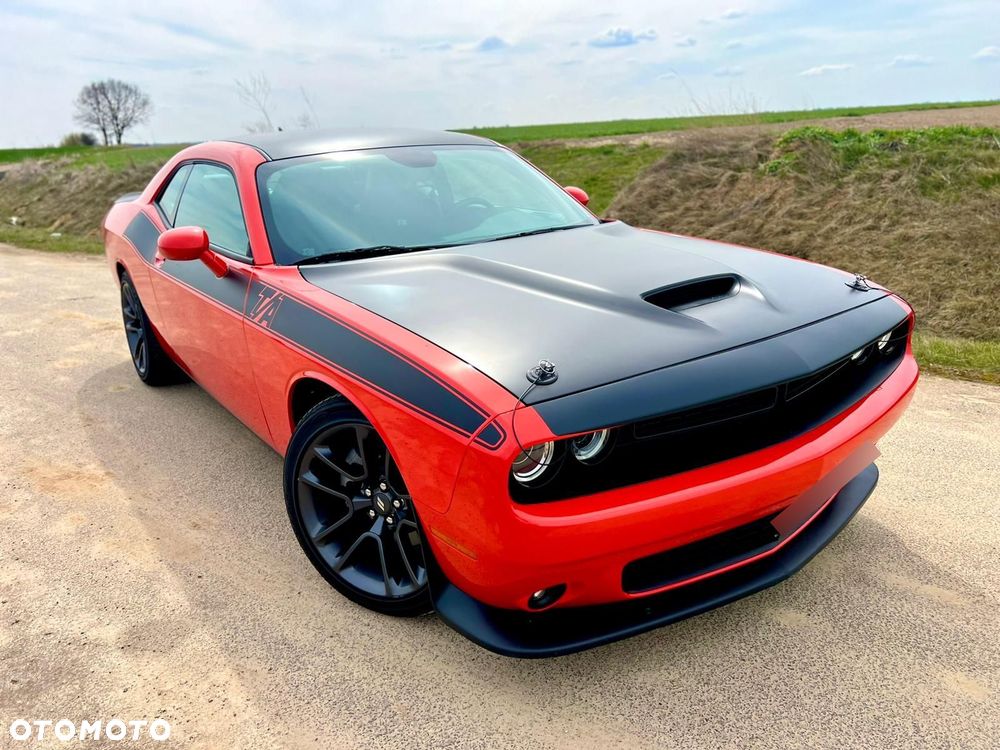 Dodge Challenger - 25